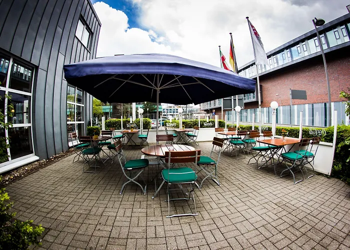 Ramada By Wyndham City