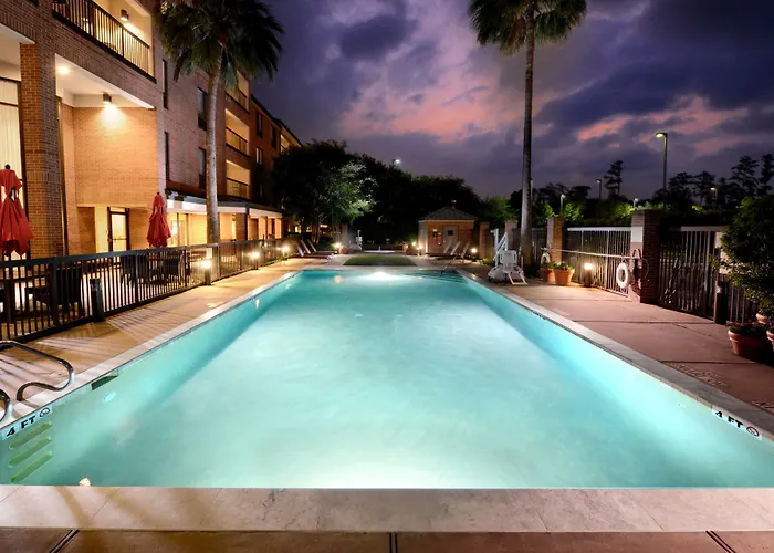 Courtyard By Marriott Northwest