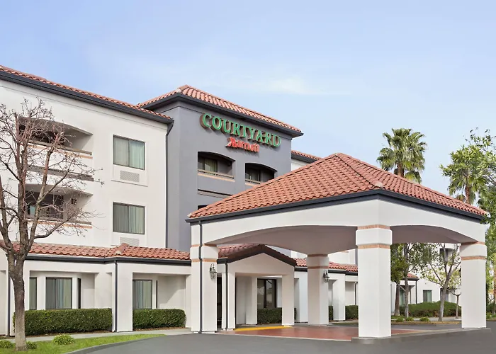 Courtyard By Marriott