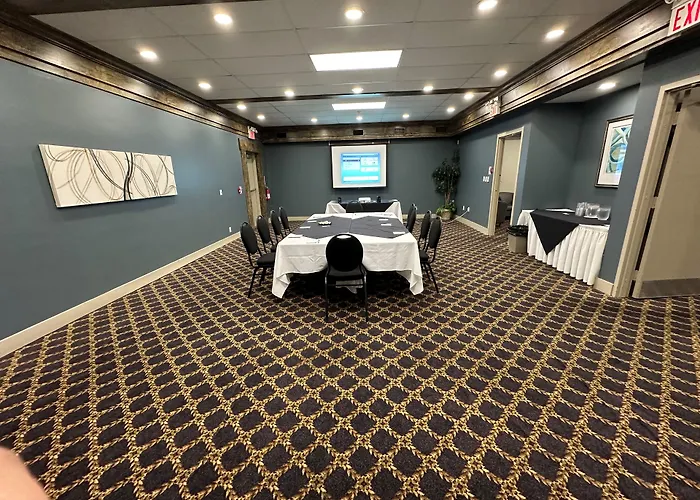 Village Inn & Suites