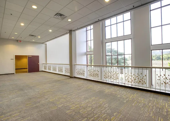 Springhill Suites By Marriott Lawrence Downtown