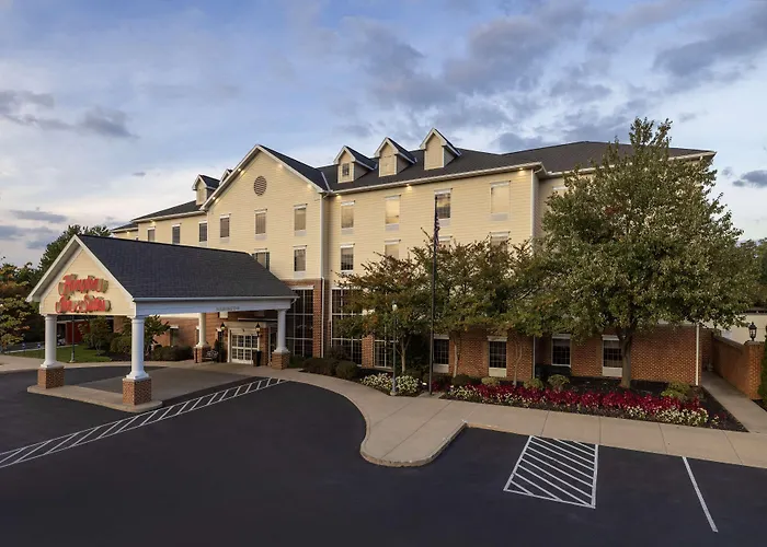 Hampton Inn & Suites At Williamsburg Square