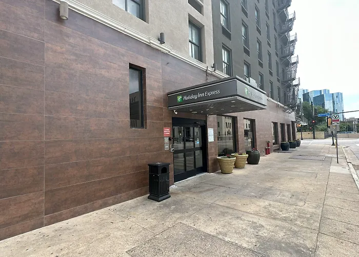 Holiday Inn Express - Dallas Downtown By Ihg