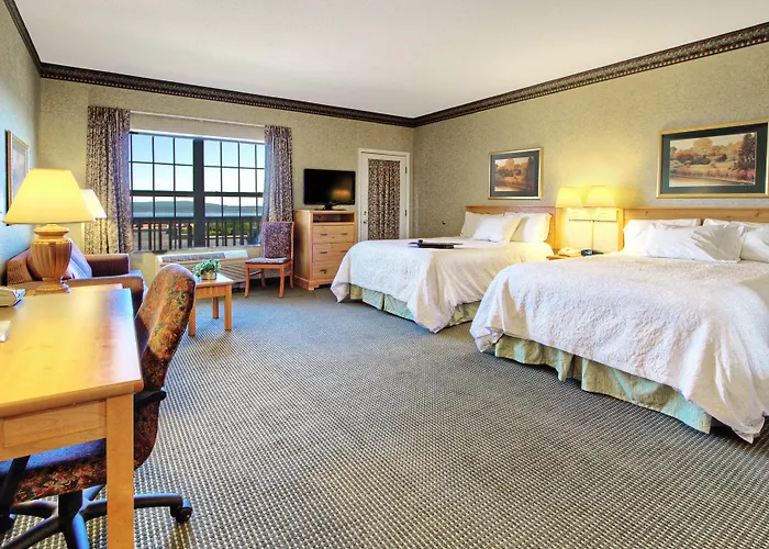 Hampton Inn & Suites