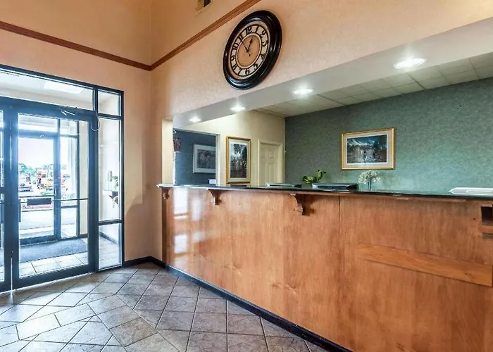 Econo Lodge Inn & Suites Middletown - Winchester South
