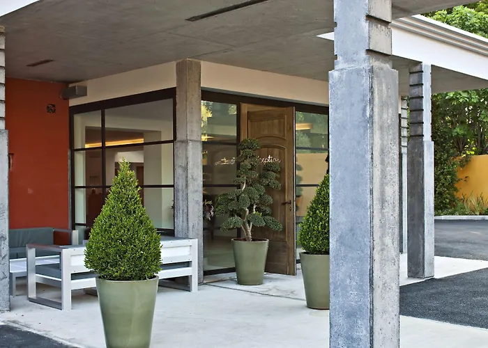 Best Western Plus Le Lavarin Aviñón
