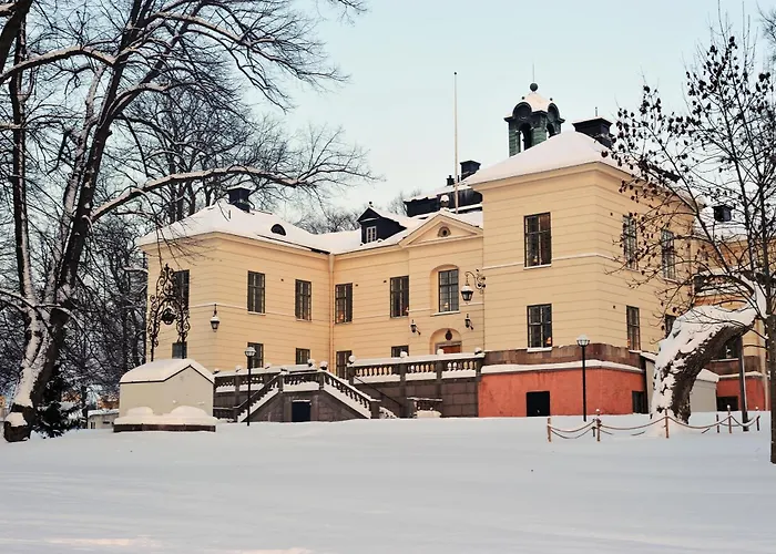Naesby Slott
