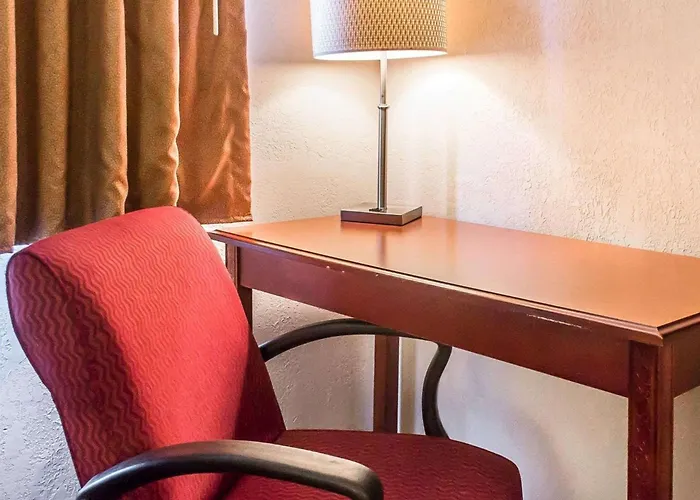 Economy Inn & Suites