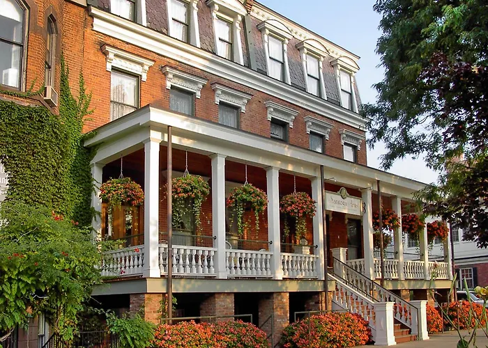 Saratoga Arms Hotel