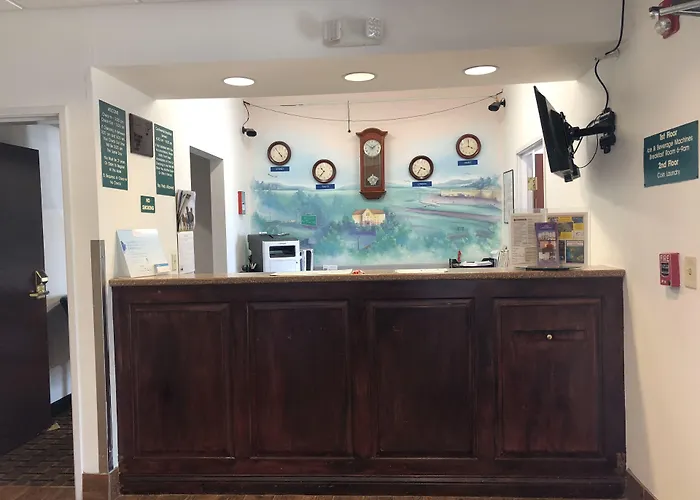 Howard Johnson By Wyndham Airport Louisville