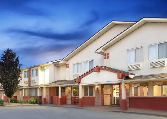 Super 8 By Wyndham Kingston
