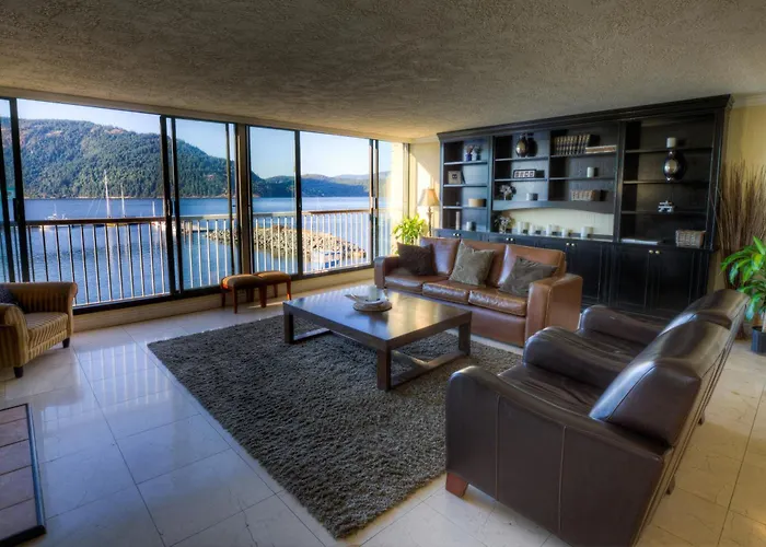 Oceanfront Suites At Cowichan Bay