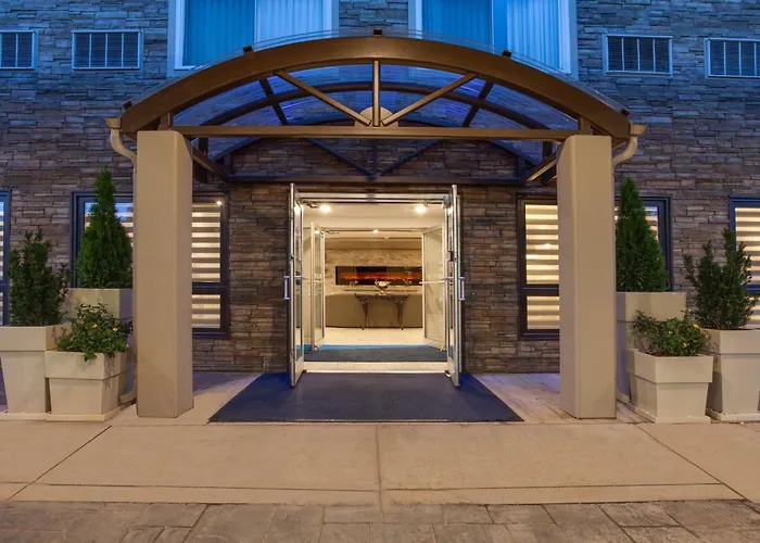 Holiday Inn Express Hotel & Suites Uptown Fredericton By Ihg