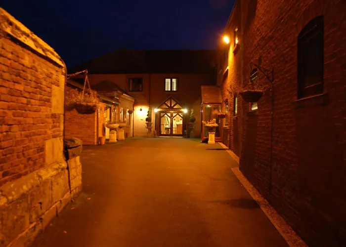 Albright Hussey Manor