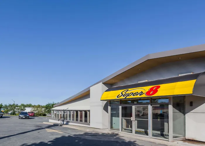 Super 8 By Wyndham Kirkland Lake
