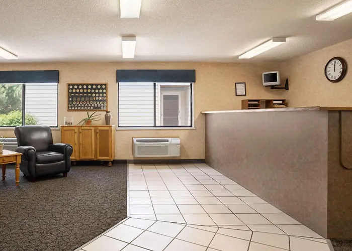 Travelodge By Wyndham Morrill