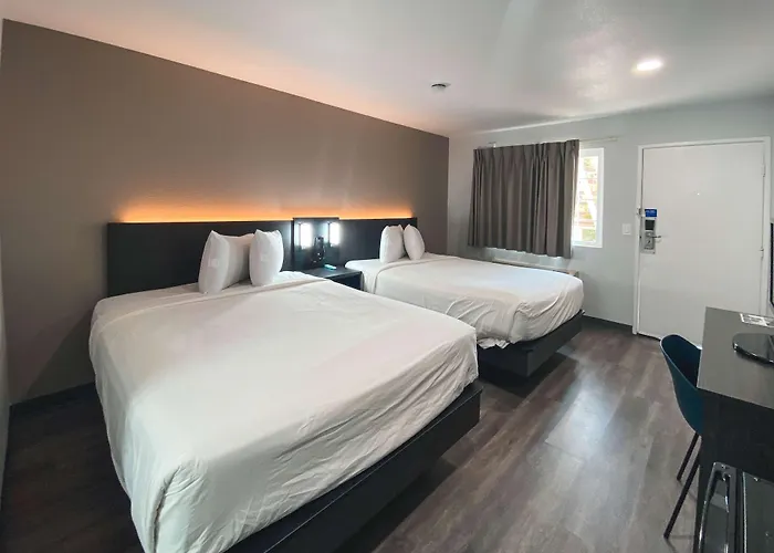 Motel 6-, Ca