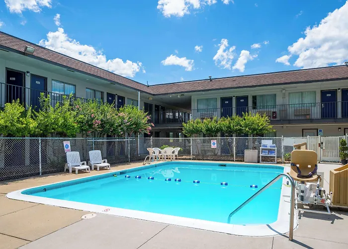 Motel 6-Sandston, Va - Richmond, Va