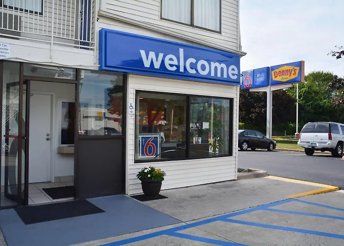 Motel 6-, Ct - Hartford