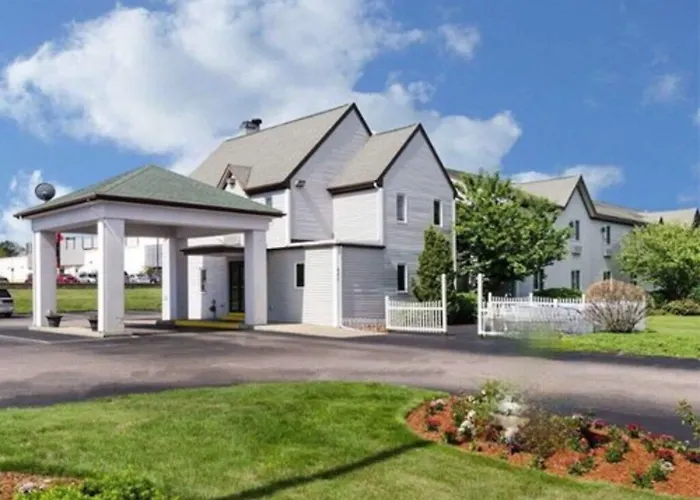 Residences At Solomon Pond Marlborough
