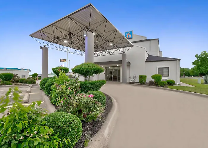 Motel 6-Denison, Tx