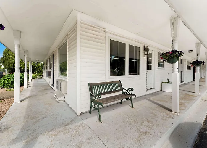 Americas Best Value Inn Stonington Mystic