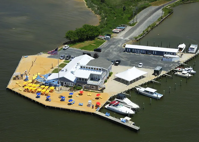 Lowes Wharf Marina Inn