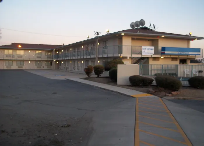Skyline Inn