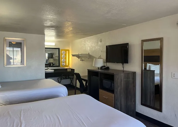 Motel 6 , Wv Goff Mountain Rd