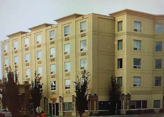 Rosslyn Inn & Suites