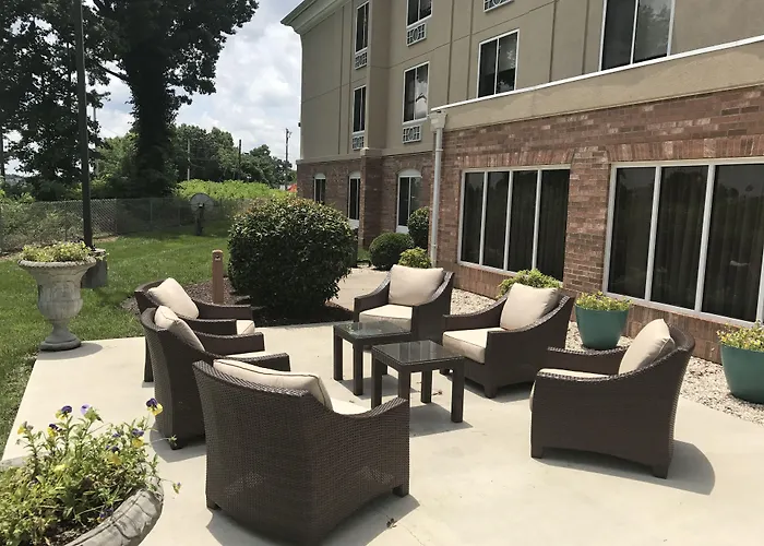 Holiday Inn Express & Suites High Point South By Ihg