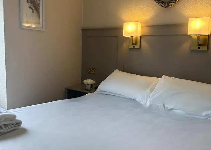 Clarence House Hotel Tenby