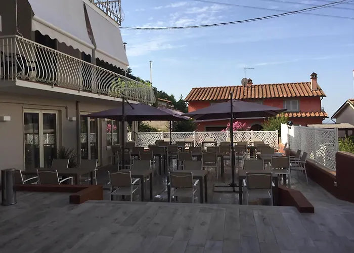 Hotel Monti