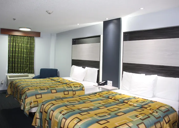 Douglas Inn & Suites Cleveland
