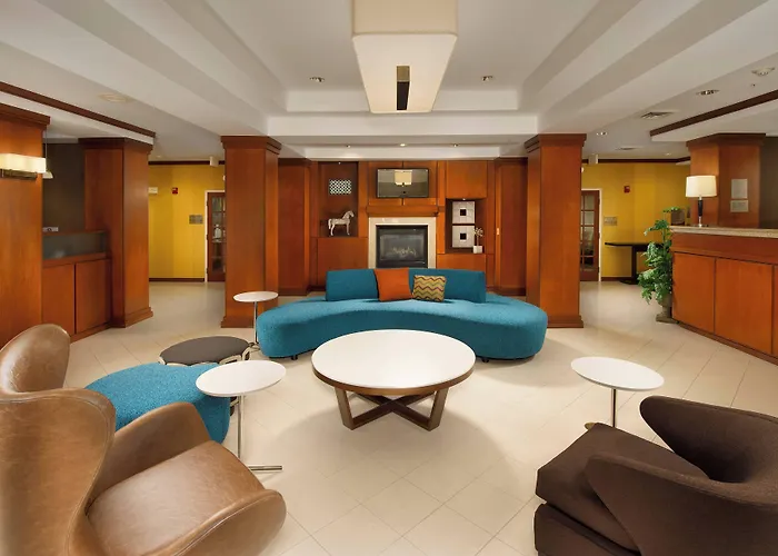 Fairfield Inn & Suites By Marriott Marshall