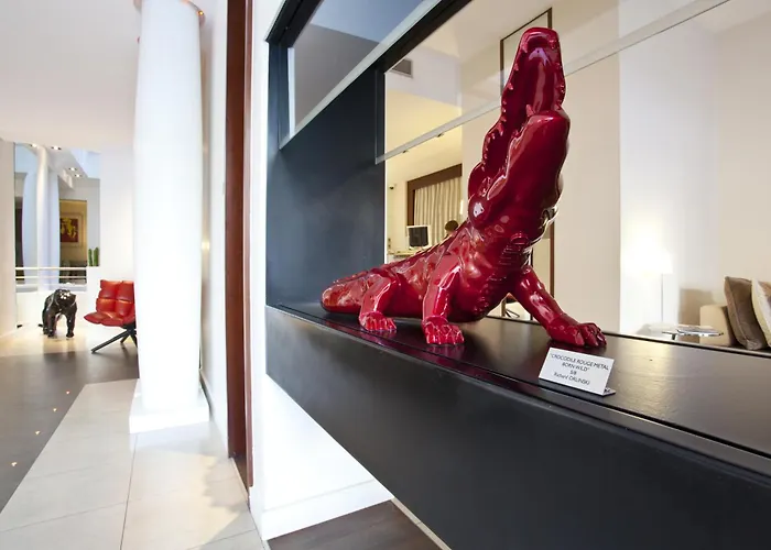Select Hotel