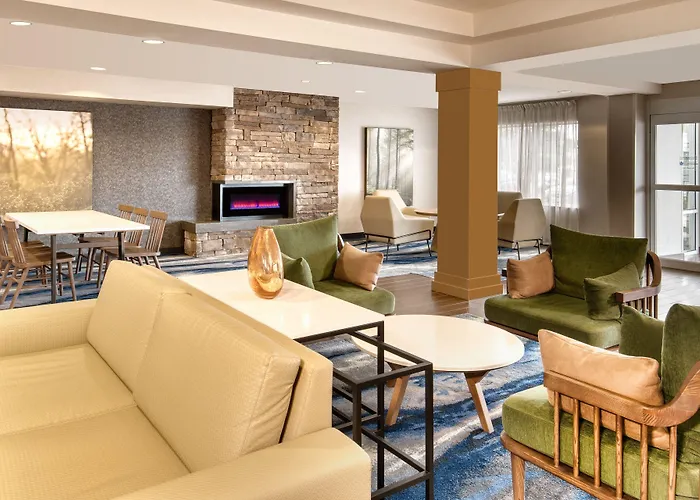 Fairfield Inn & Suites By Marriott Toronto