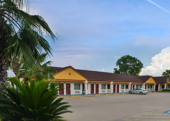 Scottish Inn And Suites Highway Six South