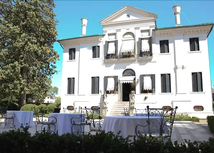 Villa Franceschi Hotel & Resort