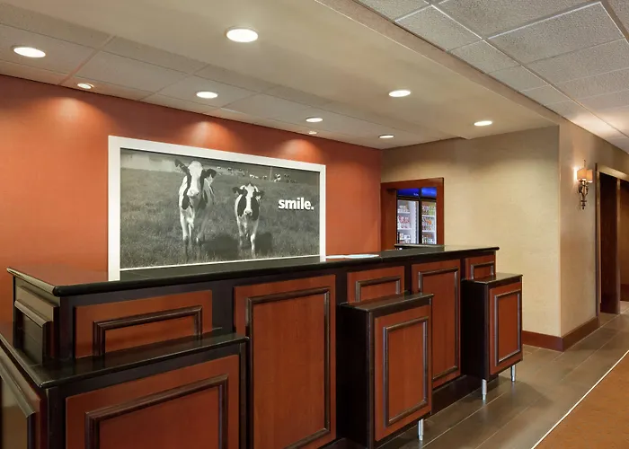 Hampton Inn -Sikes Senter Mall