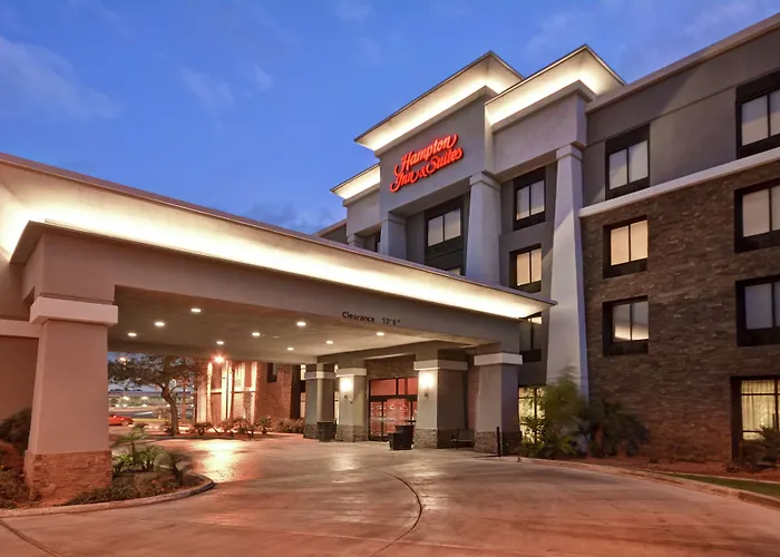 Hampton Inn & Suites