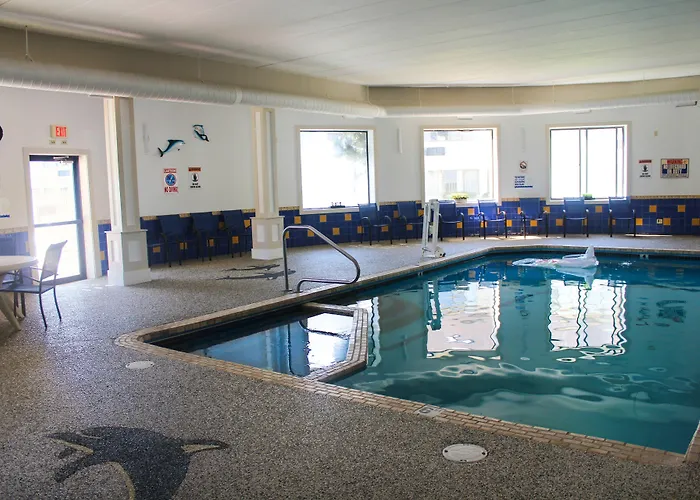 Admiralty Inn & Suites - A Red Collection Hotel