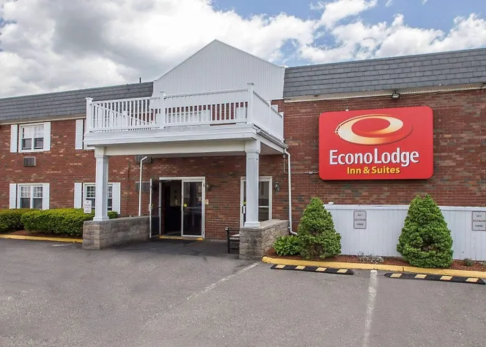 Econo Lodge Inn & Suites Windsor Locks Bradley Airport