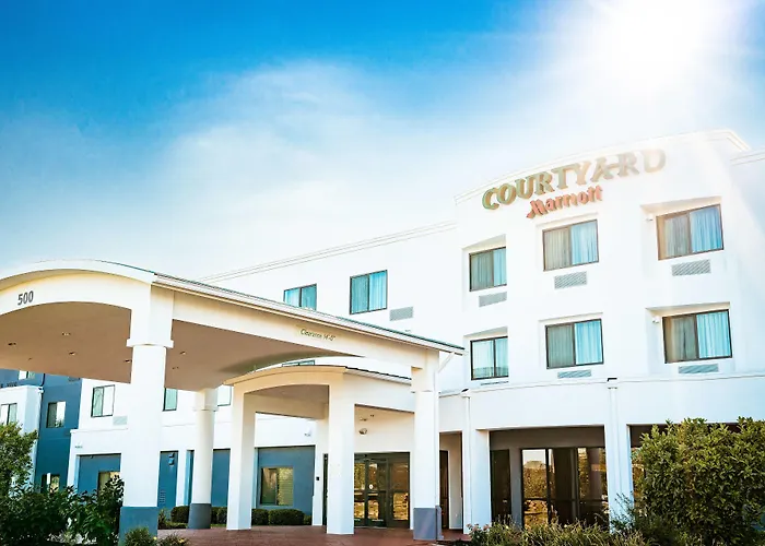Courtyard By Marriott Kingston