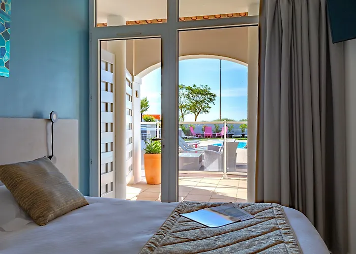 Hotel Restaurant Le Grand Large - Face A La Plage - Ile De Re Rivedoux-Plage