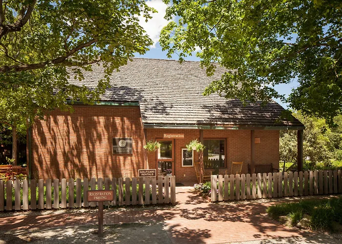 New Harmony Inn Resort And Conference Center