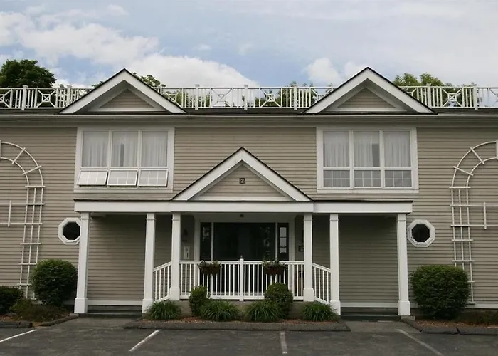 The Central Downtown Inn Suites