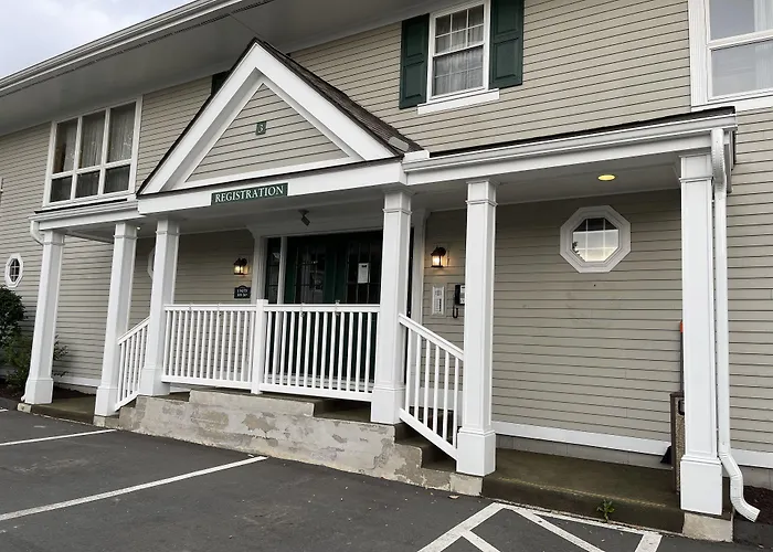 The Central Downtown Inn Suites