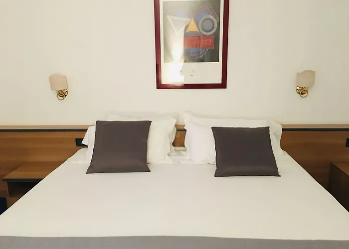 Hotel Quadrifoglio Castello di Cisterna