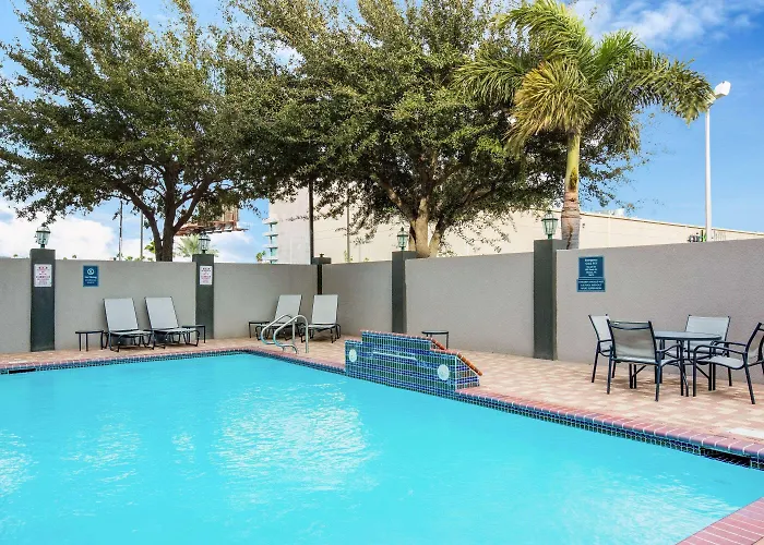 La Quinta By Wyndham Mission At West Mcallen